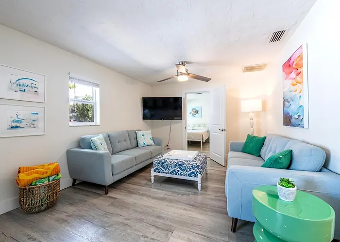 2bd 2ba Sunview 1 2mins To Beachpool! Apartment