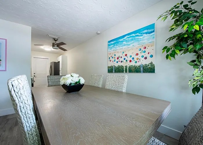 2bd 2ba Sunview 1 2mins To Beachpool! Apartment