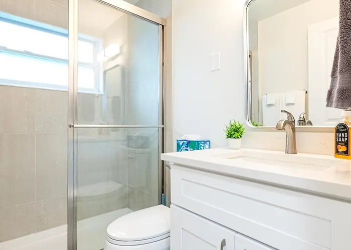 2bd 2ba Sunview 1 2mins To Beachpool! Apartment