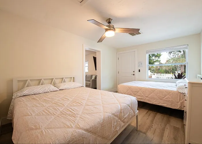 2bd 2ba Sunview 1 2mins To Beachpool! *